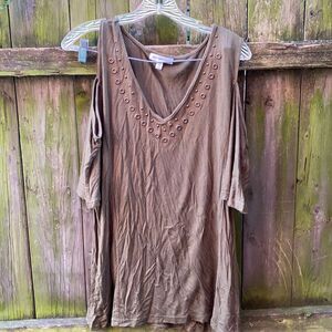 Roommates cold shoulder top sz. XL